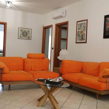 Officium Su Piazzetta Appartement Turijn Buitenkant foto
