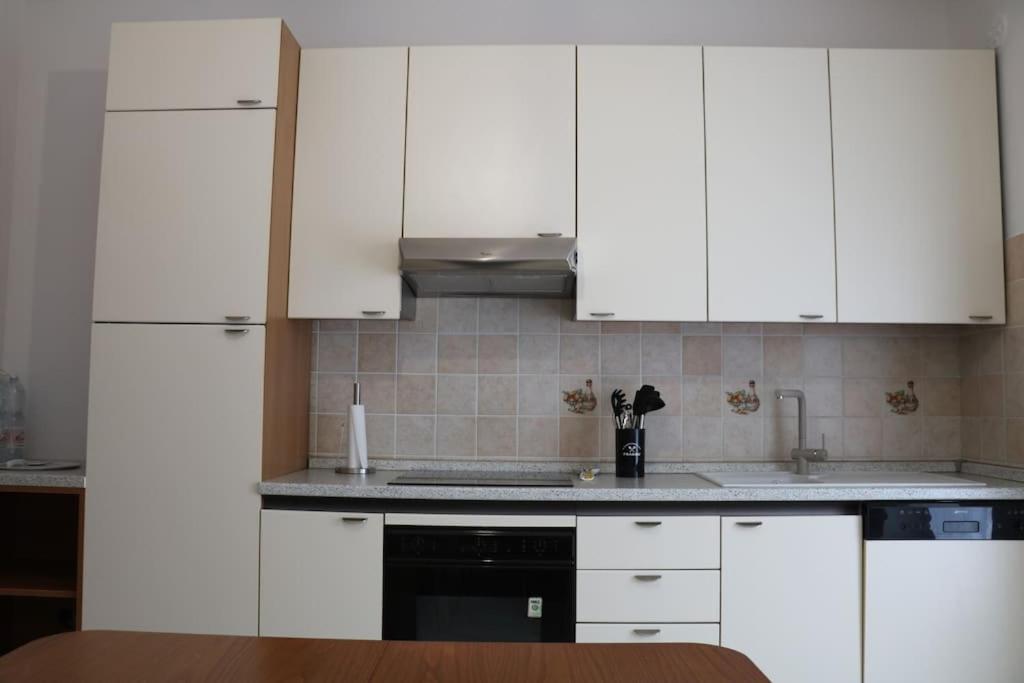 Officium Su Piazzetta Appartement Turijn Buitenkant foto